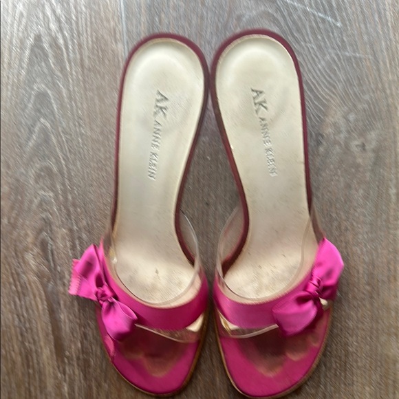 Anne Klein Pink Heels with Decorative Bows - Picture 1 of 5